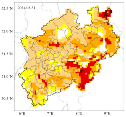 Abschätzung des Bodenfeuchtezustands zu Beginn (oben) und Ende (unten) des April 2021 